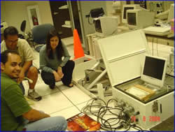 Dr. Sandra Cruz-Pol ( right), Margarita Baquero, Jos Maeso & Miguel Glvez setup 2DVD indoors. 