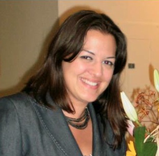 Dr. Leyda León